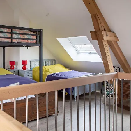 Дом отдыха Renovated With Enclosed Garden