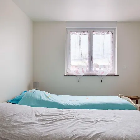 Renovated With Enclosed Garden בית נופש