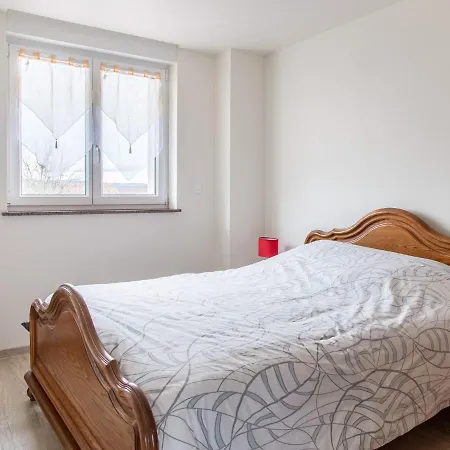 בית נופש Renovated With Enclosed Garden