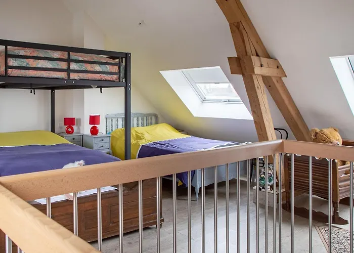 펜션 Renovated With Enclosed Garden