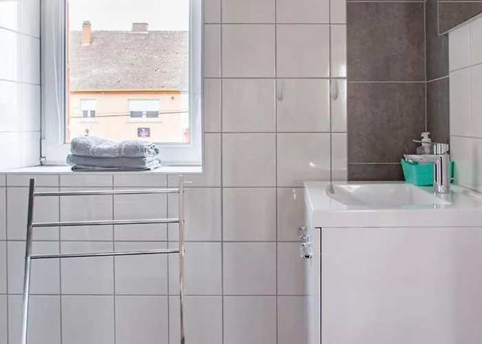 Renovated With Enclosed Garden *