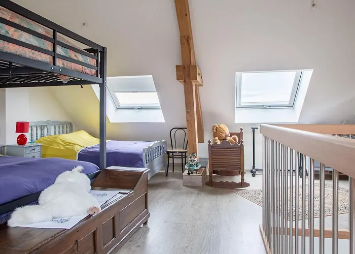 Renovated With Enclosed Garden 펜션